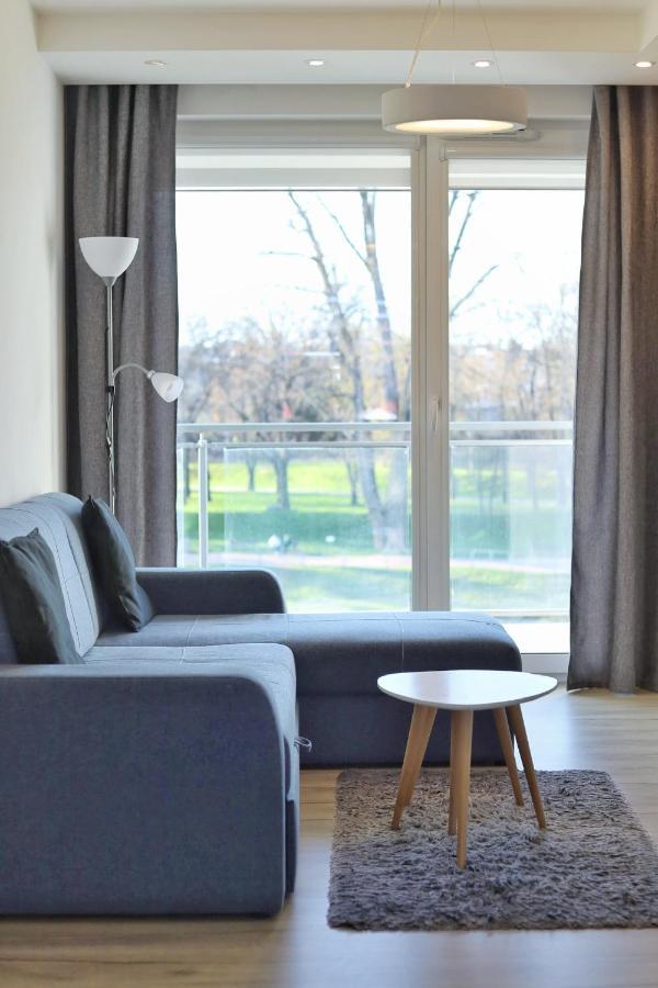 Capital Towers - Apartament Green Z Widokiem Na Rzeke Rzeszów Esterno foto