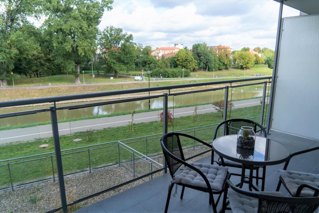 Capital Towers - Apartament Green Z Widokiem Na Rzeke Rzeszów Esterno foto